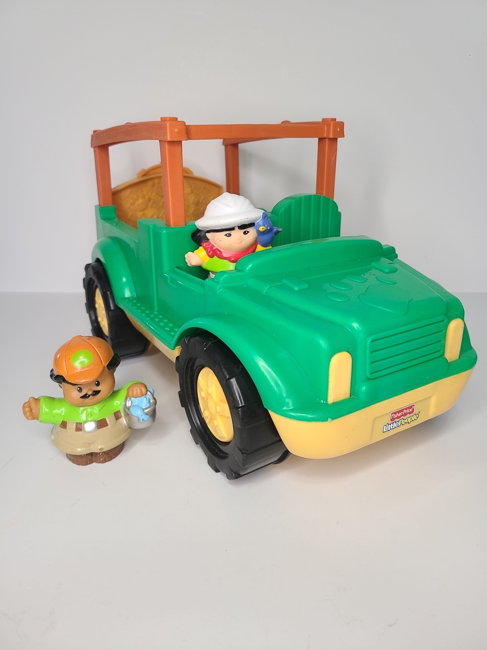 Fisher Price Little People Animal Sounds Safari Truck Jeep & 2 Zookeepers